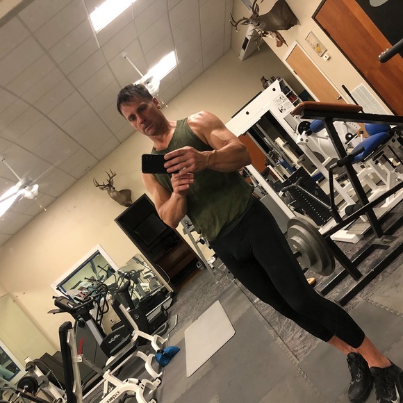 Meet your Posher, Ian - Picture 1 of 1